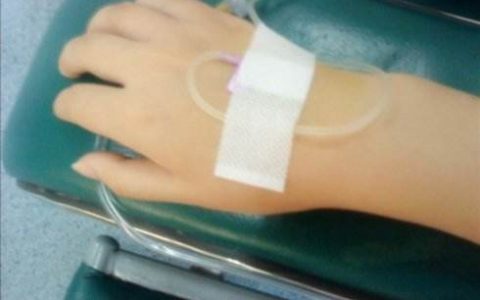 上班发病请假回家48小时内死亡的，不能认定为工伤