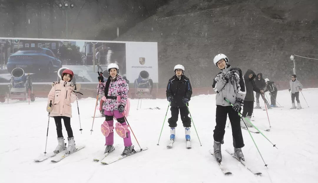 泽大首次滑雪体验旅程圆满结束