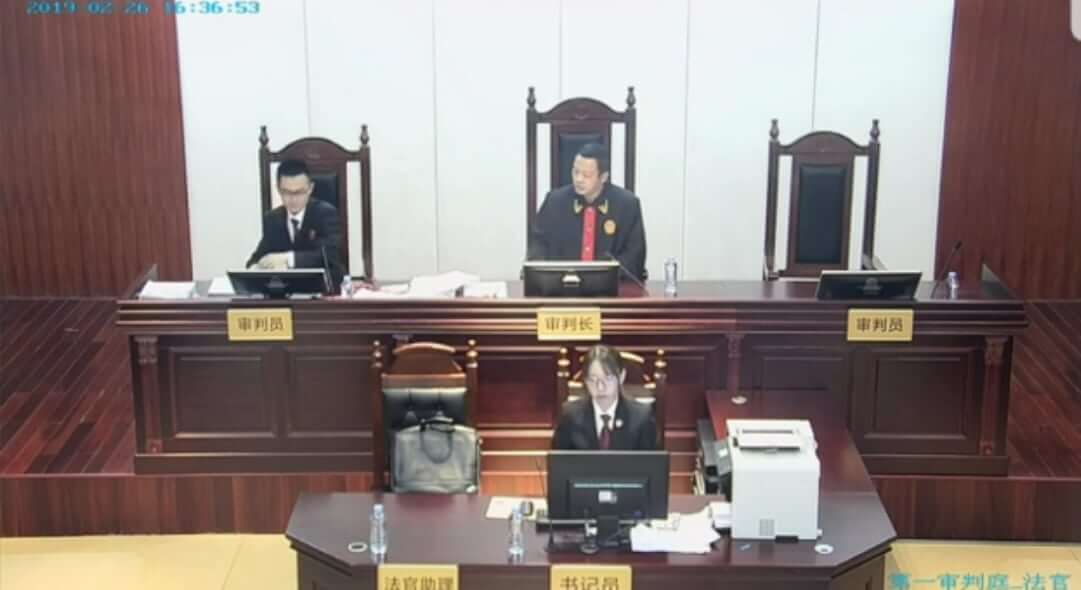 外行看热闹，内行看门道  ——评“法官怒斥区政府”案