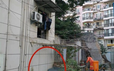 “传家宝”床板晾在过道，被当废品卖了20块钱，女主人向保洁员索赔17万