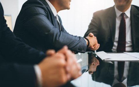 刑事案件中，为什么说要尽早请律师？